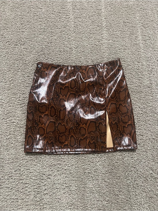 SHEIN Dresses & Skirts - NWOT SHEIN Brown Snake-Print Faux Leather Mini Skirt with Side Slit
